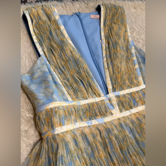 NWT Hutch Amora Tiered Tulle Gown - Size 10 - Picture 7 of 9